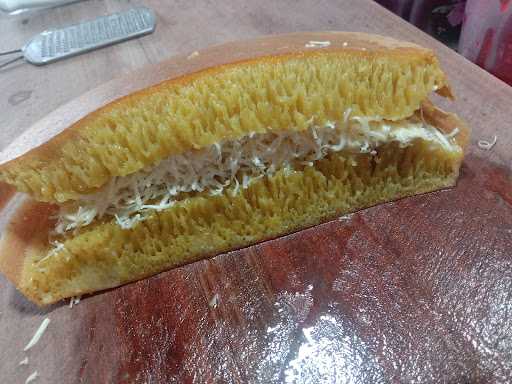 Martabak Adinda & Roti Bakar Khas Bandung 2