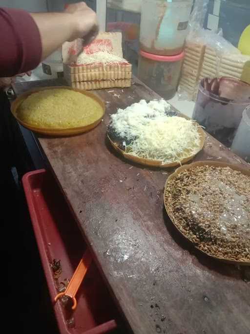 Martabak Adinda & Roti Bakar Khas Bandung 1