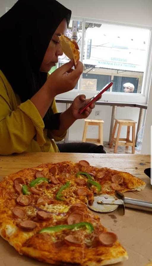 Yam Yam Pizza & Shawarma 2