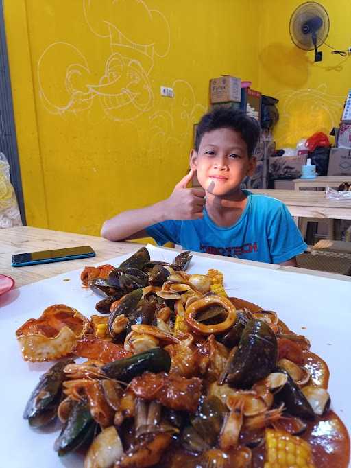 Waroeng Seafood Kerang Tumpah Ciledug 8