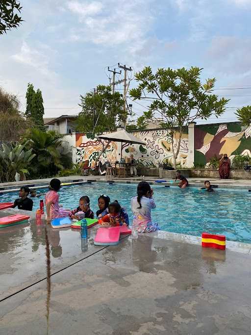 Bumi Rakata Cafe & Swimming Pool 5