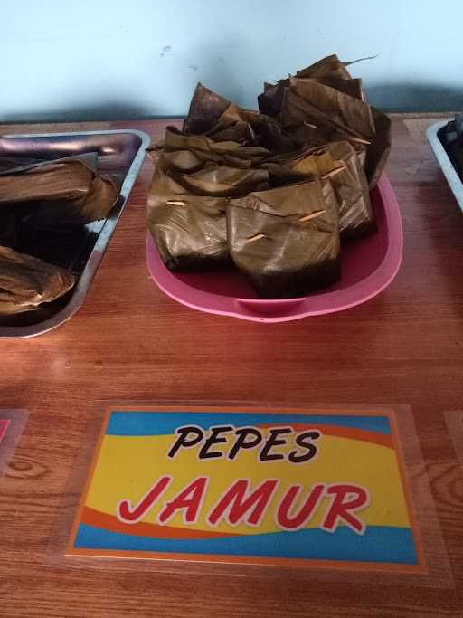 Warung Nasi Bentang Kameumeut 6