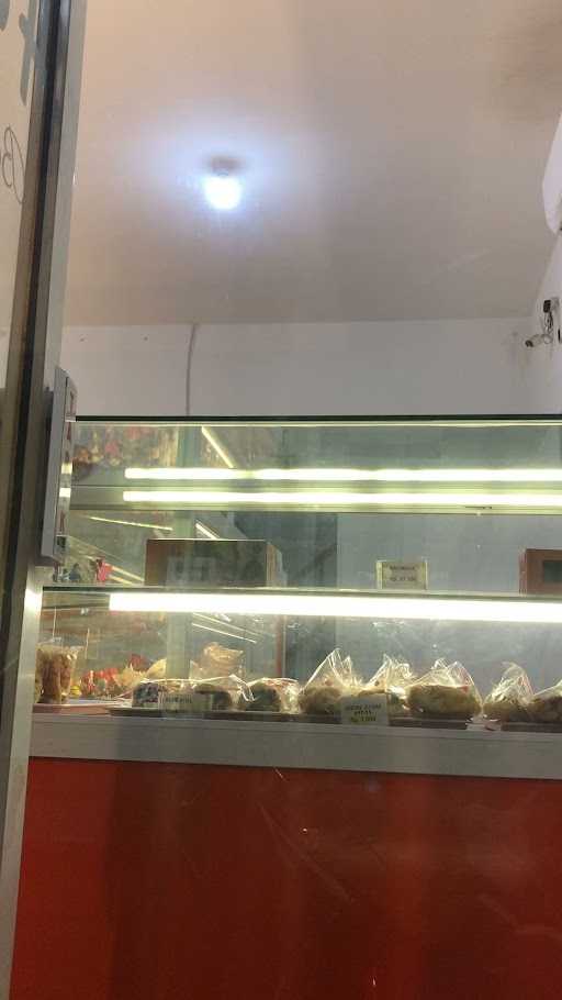 Hokkie Bakery And Cake Taman Cileungsi 4