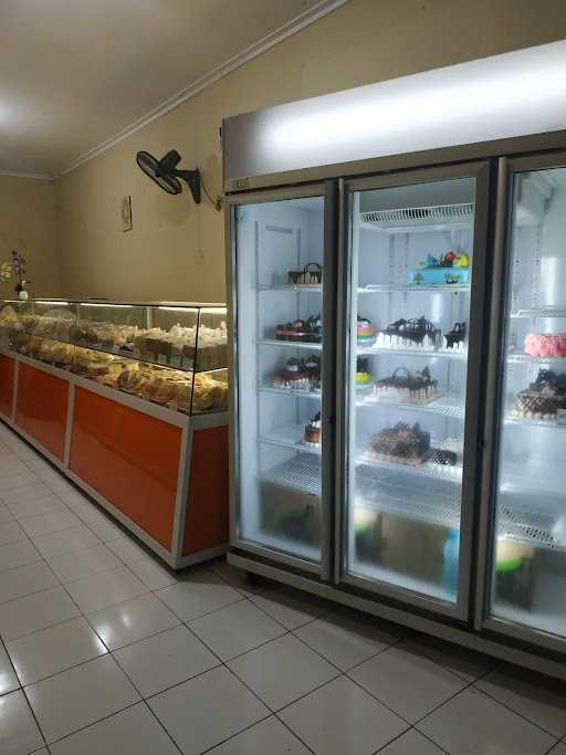 Hokkie Bakery And Cake Taman Cileungsi 6