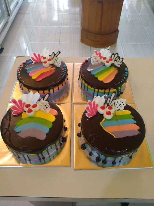 Maesa Cake & Bakery Griya Alam Sentosa 7