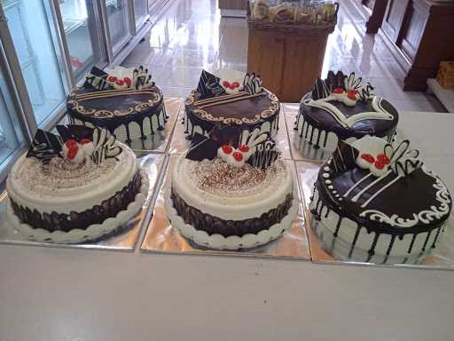 Maesa Cake & Bakery Griya Alam Sentosa 10