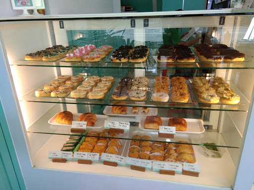 Olin'S Donuts & Bakery Kota Wisata 7