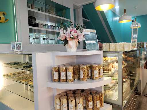 Olin'S Donuts & Bakery Kota Wisata 6