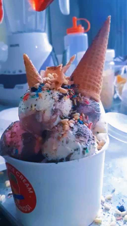 Rumah Ice Cream Cileungsi 4