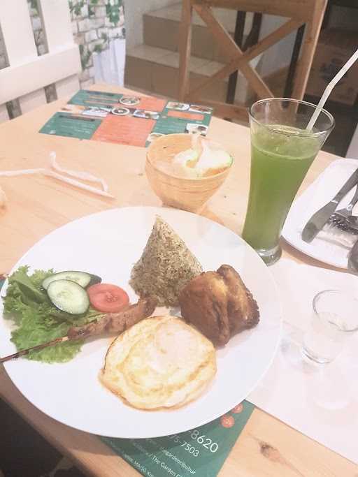 The Garden Cafe & Resto 6