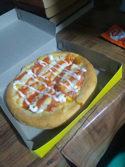 Menara Pizza 3