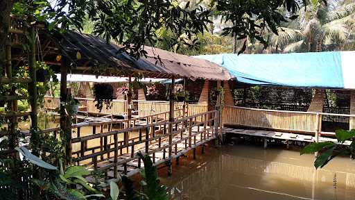 Saung Pak Elis 1