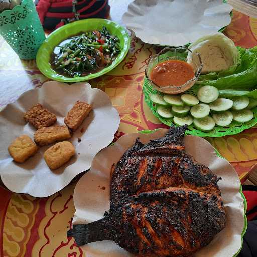 Saung Pak Elis 9