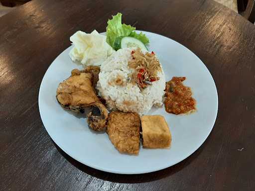 Kedai Nasi Liwet Bu Moza 4