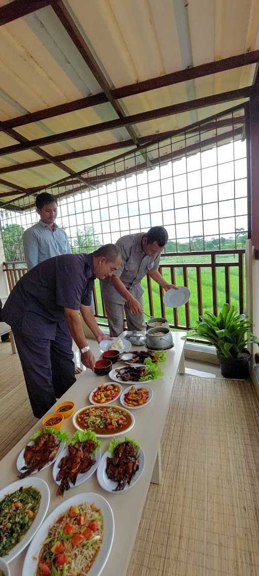 Kedai Nasi Liwet Bu Moza 3