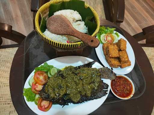 Kedai Nasi Liwet Bu Moza 1