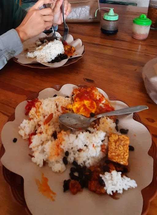 Nasi Jamblang & Empal Gentong Abah Oji 6