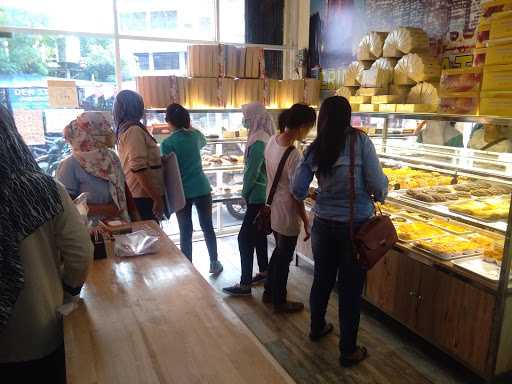 Khasanah Sari Bakery Tipar Cakung 8