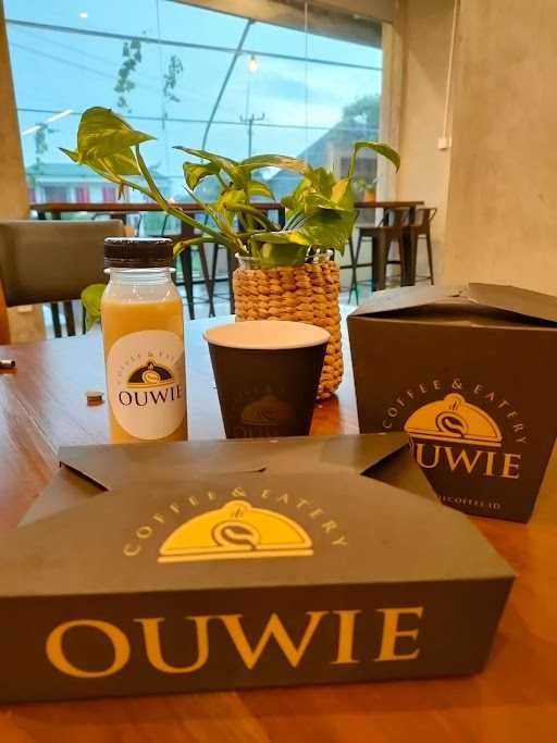 Ouwie Coffee And Eatery 8