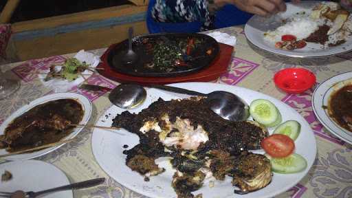 Resto & Cafe Rasa Sayang Seafood 7