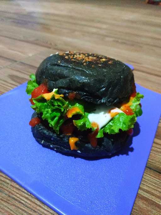 Lembayunglangit Burger & Rotibakar 9