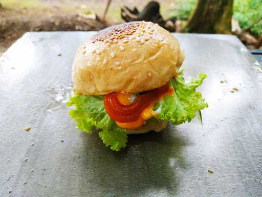 Lembayunglangit Burger & Rotibakar 3