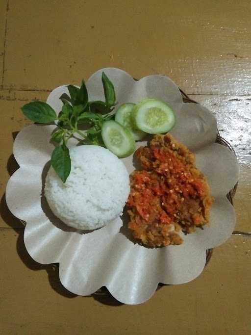 Ayam Bakar Dan Goreng Putra Simpang 9