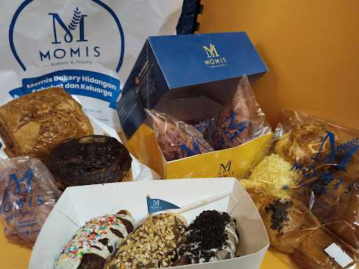 Momis Bakery 4