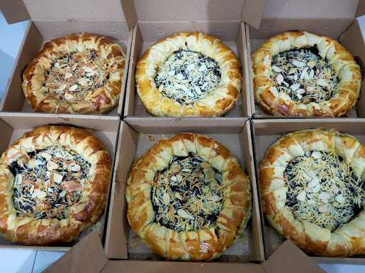 Rumah Produksi Bolen Pizza 1