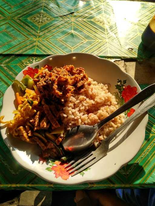 Lontong Kari & Nasi Uduk Emak 1