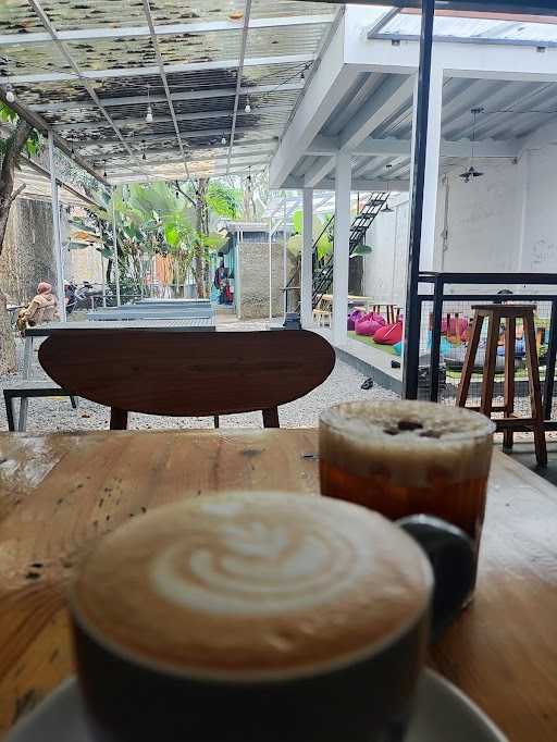 Sejoli Coffee & Roastery 4