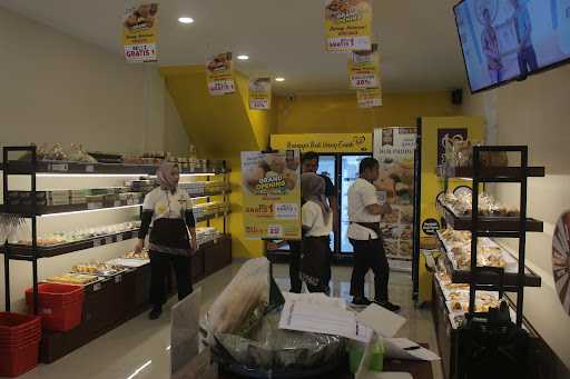 Amorcakes & Bakery - Mekarsari Depok 6