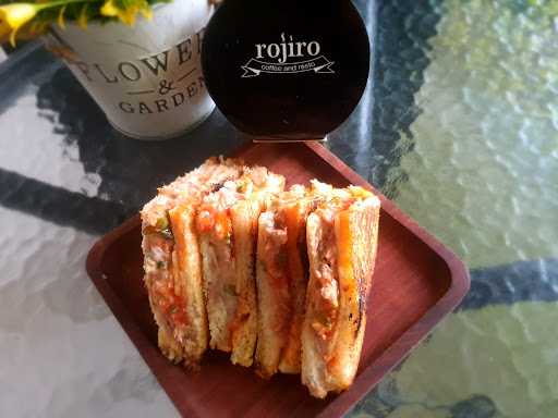 Rojiro Coffe And Resto 1