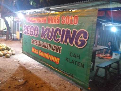 Angkringan Khas Solo Mas Gondrong 5