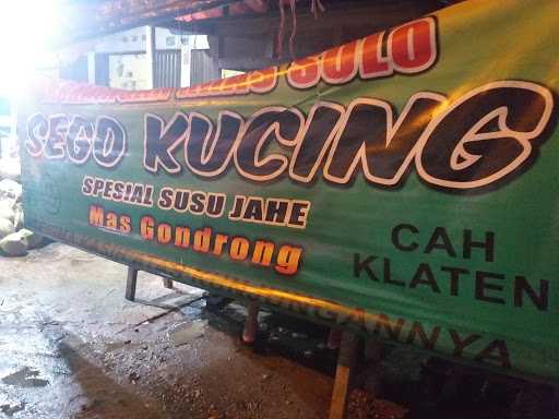 Angkringan Khas Solo Mas Gondrong 4