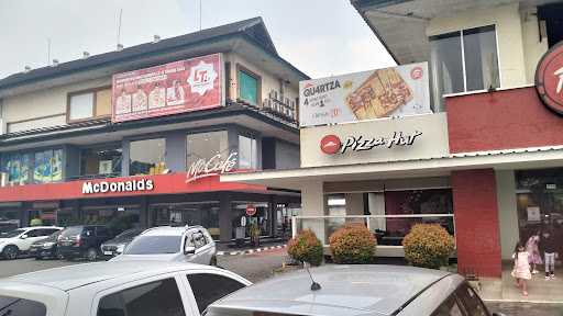 Pizza Hut Restoran 5