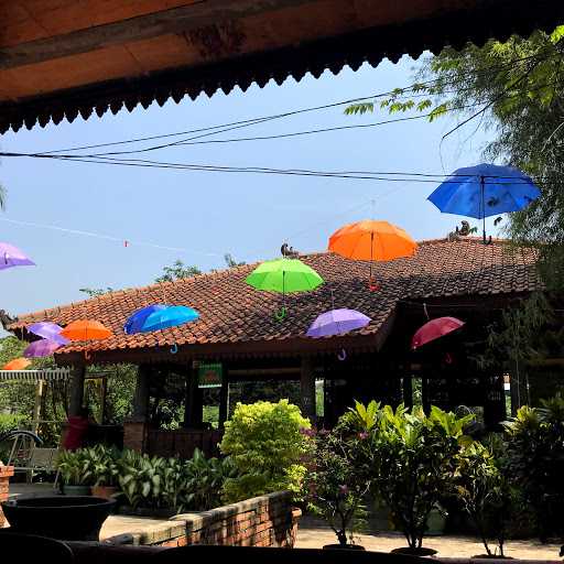 Rumah Makan Lesehan Pondok Laras 3