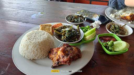 Panenjoan Sundanese Restaurant 10