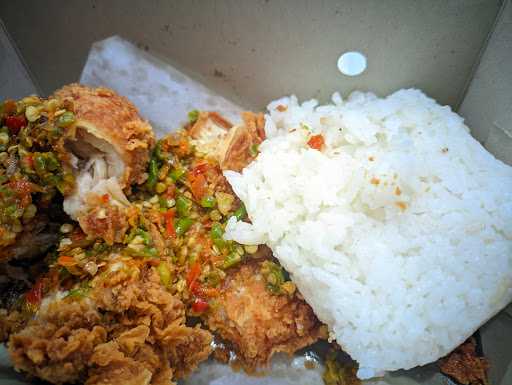 Rocket Chicken Ujung Berung 1