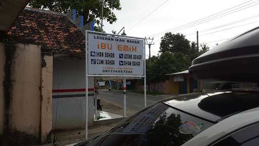 Lesehan Ikan Bakan Ibu Emih 6