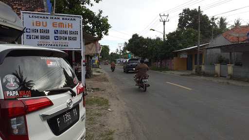 Lesehan Ikan Bakan Ibu Emih 4