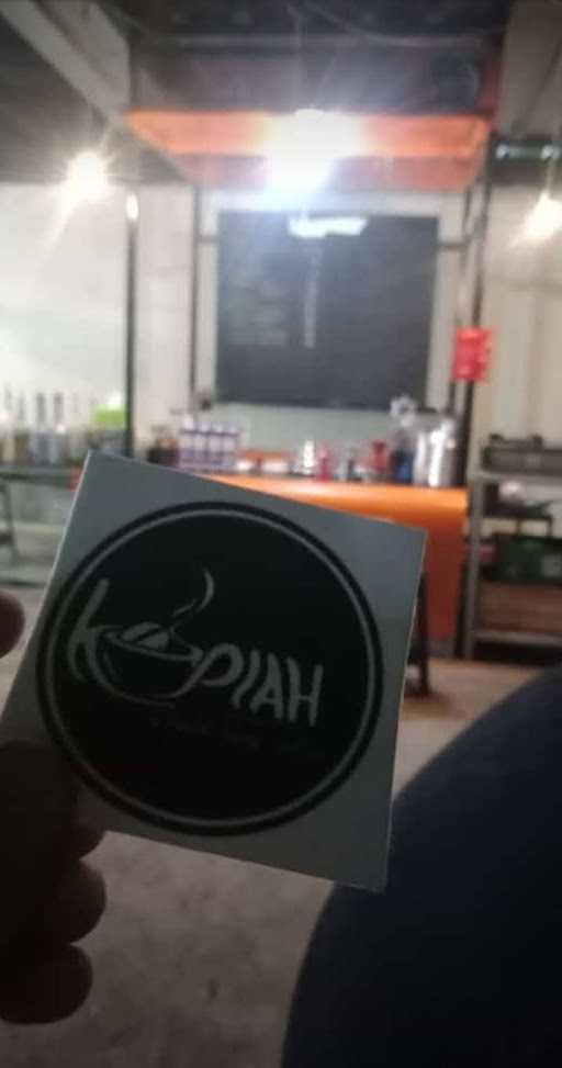 Kedai Kopiah 10