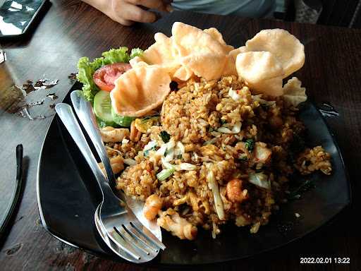 Cinere Garden Food Street 10