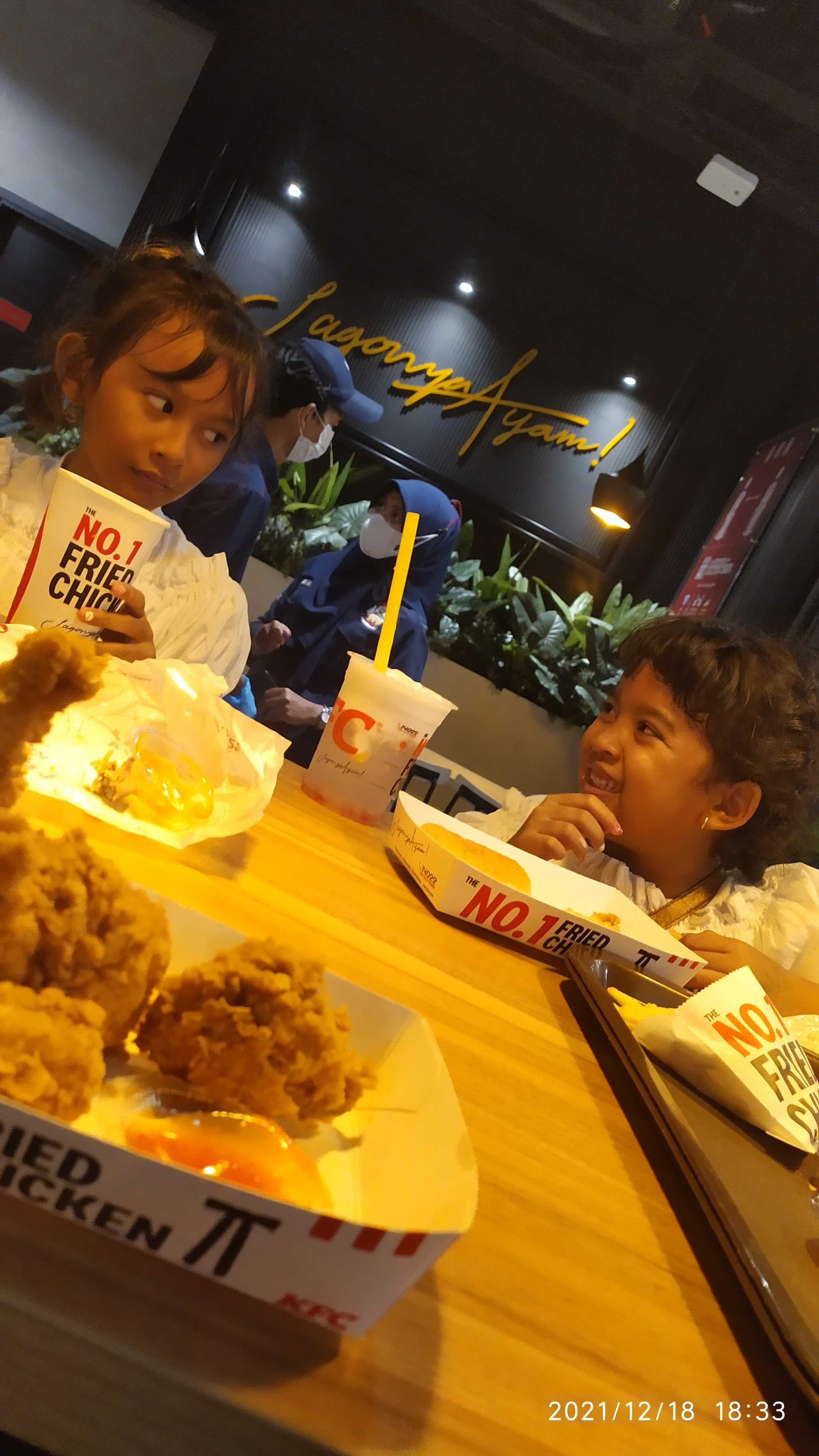 KFC - Cinere Raya 8