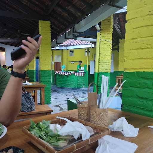 Nasi Uduk Kebon Kacang Cinere 8