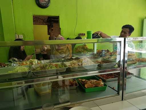 Warung Nasi Parahyangan 9