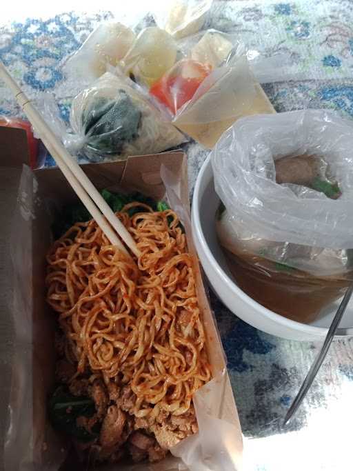 Mie Ayam Online, Laladon 8