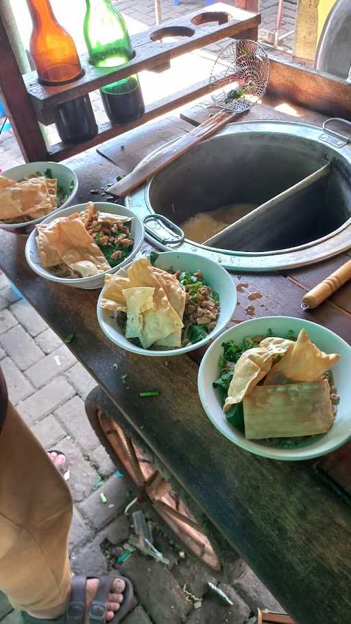 Mie Ayam Pangsit/Baso Danau 1