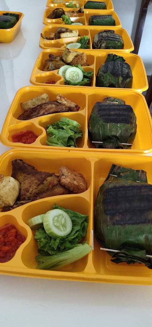 Warung Nasi Bakar Ibu Suri 3