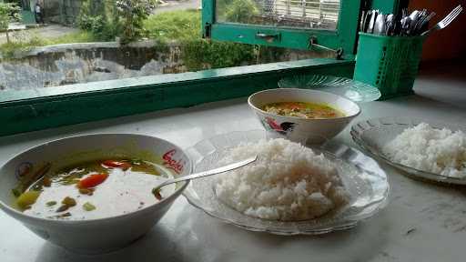 Warung Nasi Boetoet 19 10